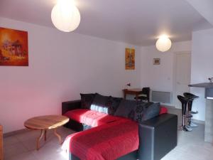 Maisons de vacances Maison renovee avec cour privee, proche de Gannat, 3 chambres, animaux acceptes, equipements modernes. - FR-1-489-37 : photos des chambres