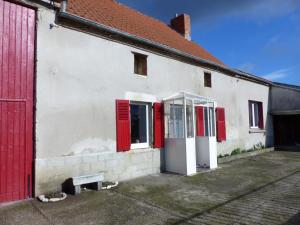 Maisons de vacances Maison renovee avec cour privee, proche de Gannat, 3 chambres, animaux acceptes, equipements modernes. - FR-1-489-37 : photos des chambres
