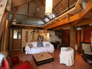 Maisons de vacances Fermette renovee avec charme, 4 chambres, jardin, poele bois, internet, animaux acceptes - FR-1-489-246 : photos des chambres