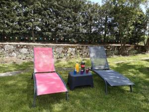 Maisons de vacances Maison de ferme renovee avec terrasse, jardin et equipements modernes a Taxat-Senat - FR-1-489-363 : photos des chambres