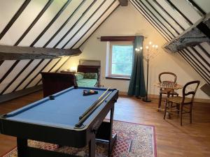 Maisons de vacances Ecrin de verdure | Longere Bourbonnaise | Confort Moderne | 3Ha de Nature - FR-1-489-397 : photos des chambres