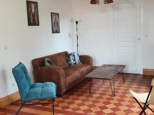 Maisons de vacances Maison 19eme renovee avec terrasse et bornes de recharge - FR-1-489-406 : photos des chambres