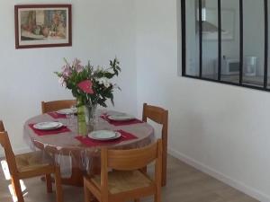 Maison rénovée avec vue sur la campagne, terrasse et jardin à Coutansouze - FR-1-489-478