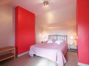 Maisons de vacances Maison de charme avec jardin et equipements bebe, pres de la foret d'Ecouves - FR-1-497-16 : photos des chambres