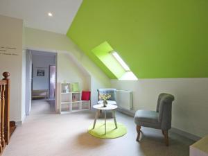 Maisons de vacances Maison de charme avec jardin et equipements bebe, pres de la foret d'Ecouves - FR-1-497-16 : photos des chambres