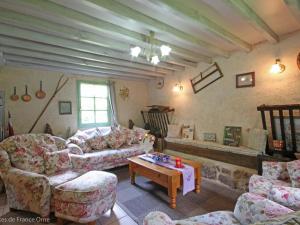 Maisons de vacances Maison de charme avec jardin luxuriant, pres de la Suisse Normande, ideale pour deconnexion totale - FR-1-497-35 : photos des chambres