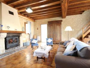 Maisons de vacances Maison percheronne avec jardin, animaux acceptes, WiFi, cheminee, proche commerces - FR-1-497-29 : photos des chambres