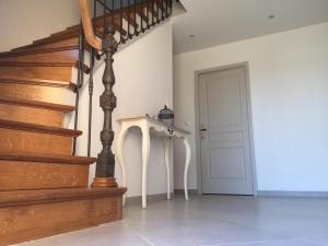 Maisons de vacances Maison de charme avec grand jardin, 4 chambres, 3 salles de bain, garage, WiFi, cheminee et terrasse - FR-1-497-115 : photos des chambres