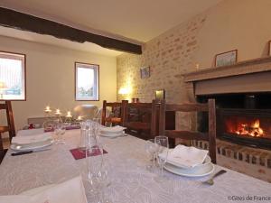 Maisons de vacances Charmante maison avec jardin, aux portes du Perche, ideale pour familles et activites de plein air - FR-1-497-124 : photos des chambres
