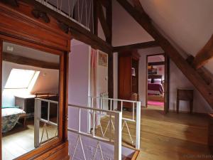 Maisons de vacances Magnifique moulin avec piscine et golf dans le Parc Naturel du Perche - FR-1-497-186 : photos des chambres