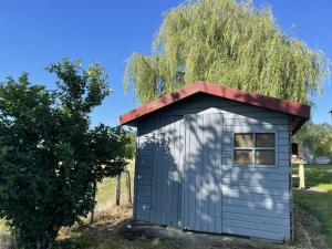 Maisons de vacances Ferme renovee avec etang prive, proche de la foret de Troncais, ideale pour peche et detente - FR-1-489-389 : photos des chambres