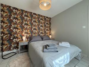 Maisons de vacances Gite confort au coeur de l'Allier : randonnees, canoe, peche, vignoble, terrasse, tout inclus - FR-1-489-512 : photos des chambres