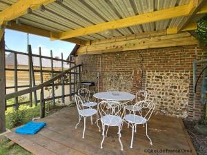 Maisons de vacances Maison Authentique avec Jardin Clos, Proche Ferme et Chevaux, Tout Inclus, Animaux Acceptes - FR-1-497-214 : photos des chambres