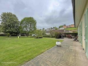 Maisons de vacances Grande maison familiale avec jardin, garage et jeux pour enfants - Parfait pour 15 personnes en Normandie. - FR-1-497-206 : photos des chambres