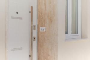 Zoe's apartment img12