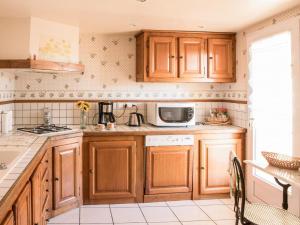 Maisons de vacances Maison spacieuse 3 ch, Wifi, animaux admis, terrasse, garage - Le Lardin-Saint-Lazare - FR-1-616-220 : photos des chambres