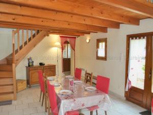 Maisons de vacances Charmante maison proche de Tours, chateaux et vignobles, grand jardin, equipements modernes, WiFi. - FR-1-381-220 : photos des chambres