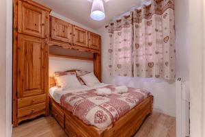 Stylish 2BR Ski-In Apartment - Heart of Val Thorens, Amazing Views & Parking