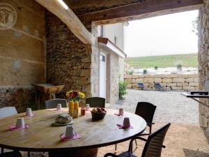 Maisons de vacances Gite renove avec fibre et confort a Panissieres - FR-1-496-367 : photos des chambres