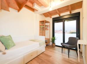 MC Vega- Mi Casina con vistas al mar