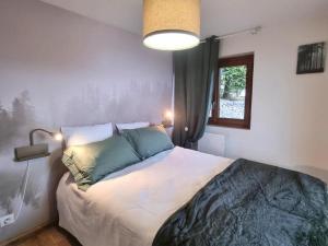 Maisons de vacances Gite chaleureux au Bessat pour 6 a 8 pers., animaux admis, grand jardin - FR-1-496-350 : photos des chambres