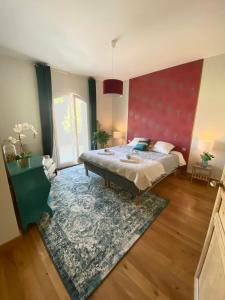 Maisons de vacances Villa With Pool In Chateauneuf-Du-Pape : photos des chambres