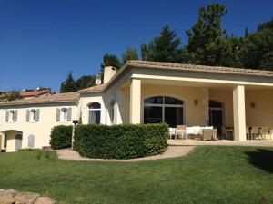 Maisons de vacances Villa With Pool In Chateauneuf-Du-Pape : photos des chambres