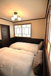 JR京都駅徒歩10分。お風呂が素敵な貸切一軒家。４人まで最適。