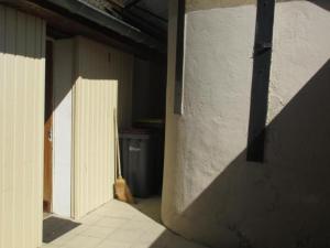 Maisons de vacances Gite Independant avec Cour Close, WiFi et Chauffage Compris – Proche Montlucon et Neris-les-Bains - FR-1-489-27 : photos des chambres