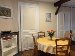 Charmant gîte près dun château avec jardin, terrasse, parking et WiFi, à 14 km de Vichy - FR-1-489-1