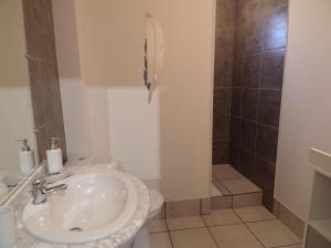 Maison contemporaine 3 niveaux à Vaumas, près de Moulins - FR-1-489-160