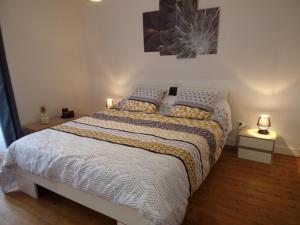 Maison contemporaine 3 niveaux à Vaumas, près de Moulins - FR-1-489-160