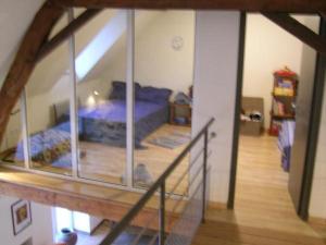 Gîte rustique et moderne avec piscine et animaux acceptés à Chirat-lÉglise - FR-1-489-229