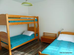 Maisons de vacances Grande maison contemporaine avec piscine privee, proche lac, randonnees et activites de loisirs - FR-1-489-134 : photos des chambres