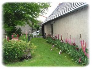 Maisons de vacances Fermette au calme avec jardin clos, proche station thermale, animaux acceptes et nombreuses commodites - FR-1-489-244 : photos des chambres