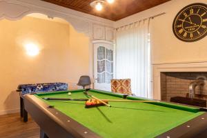 Appartements Gite Jean Scafer, Piscine chauffee, Wifi, Salle de jeux, Animaux de la ferme : photos des chambres