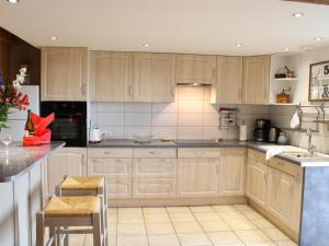 Maisons de vacances Gite familial renove a la campagne avec jardin, 4 chambres, proche loisirs et attractions - FR-1-489-61 : photos des chambres