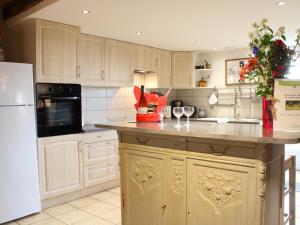 Maisons de vacances Gite familial renove a la campagne avec jardin, 4 chambres, proche loisirs et attractions - FR-1-489-61 : photos des chambres