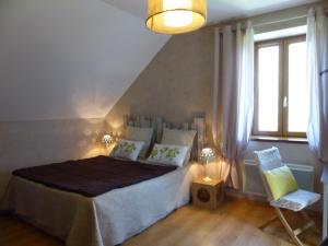 Maisons de vacances Grange renovee avec jardin arbore, ideale pour sejours en famille ou entre amis, a Deneuille-les-Mines - FR-1-489-408 : photos des chambres