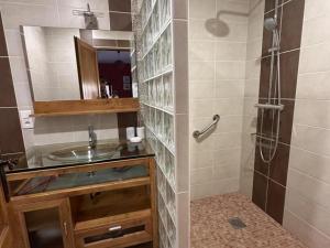 Grange rénovée avec jardin, proche Montluçon - FR-1-489-408