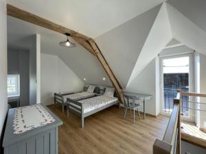 Maisons de vacances Charmant gite a la ferme avec tout confort, proche de Bourbon-l'Archambault, ideal pour randos et curistes - FR-1-489-432 : photos des chambres