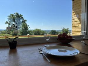 Maisons de vacances Gite moderne a Marcillat-en-Combraille, nature et confort pour 4 personnes - FR-1-489-582 : photos des chambres
