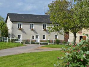 Maisons de vacances Gite renove a la ferme, 4 chambres, jardin clos, WiFi, parking, animaux, activites nature a proximite - FR-1-497-27 : photos des chambres