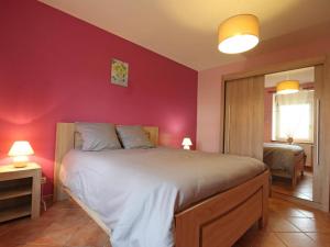 Maisons de vacances Maison de campagne renovee avec jardin clos, terrasse, jeux, 5 chambres, et animaux acceptes - FR-1-497-109 : photos des chambres