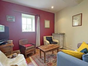 Maison spacieuse à Sarceaux avec jardin et animaux acceptés - FR-1-497-131