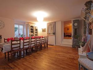 Maisons de vacances Gite familial tout confort avec jeux et jardin, proche voie verte et riviere - FR-1-497-132 : photos des chambres