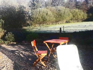 Maisons de vacances Gite familial tout confort avec jeux et jardin, proche voie verte et riviere - FR-1-497-132 : photos des chambres