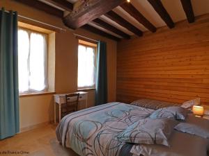 Maisons de vacances Spacieuse longere Percheronne avec jardin, spa, activites familiales et peche a la ferme - FR-1-497-138 : photos des chambres