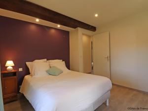 Maisons de vacances Spacieuse longere Percheronne avec jardin, spa, activites familiales et peche a la ferme - FR-1-497-138 : photos des chambres