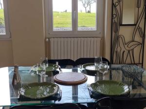 Maisons de vacances Gite cosy avec terrasse et WiFi - 2 ch, 4 pers a Besson - FR-1-489-355 : photos des chambres